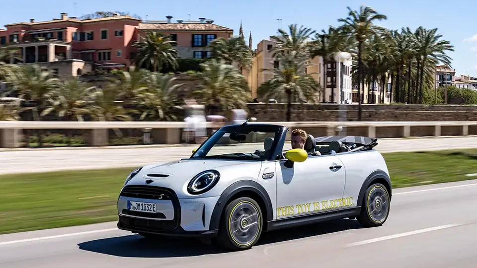 MINI Cooper SE Cabrio 2023