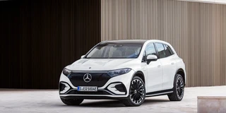 Mercedes EQS SUV von Vorne