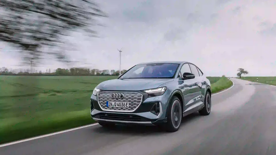 Audi Q4 e-tron bei der Fahrt