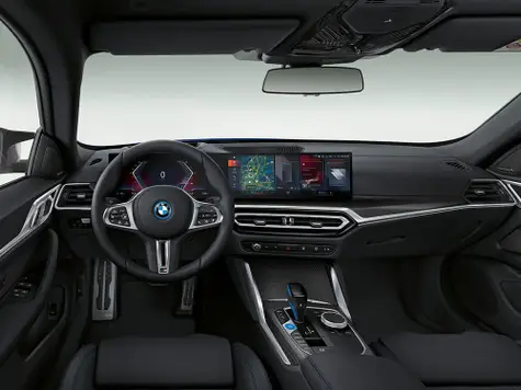 BMW i4 Cockpit