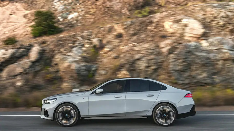 BMW i5 – größer, moderner und in zwei Varianten erhältlich