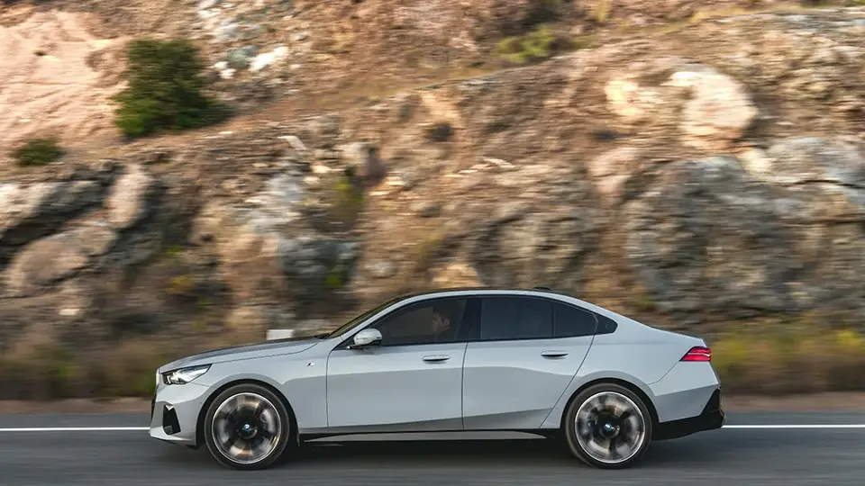 BMW i5 eDrive40 Seitenansicht