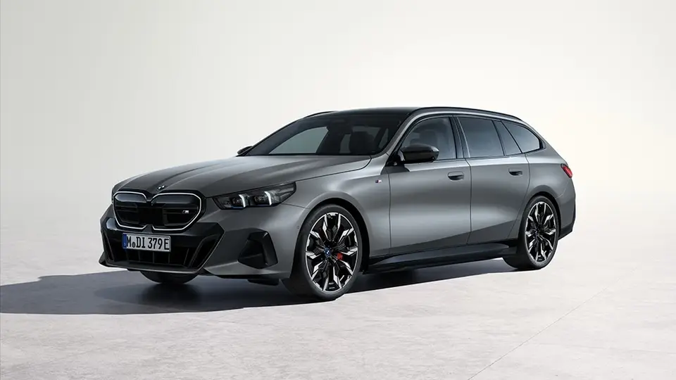 BMW i5 Touring M60 xDrive von vorne