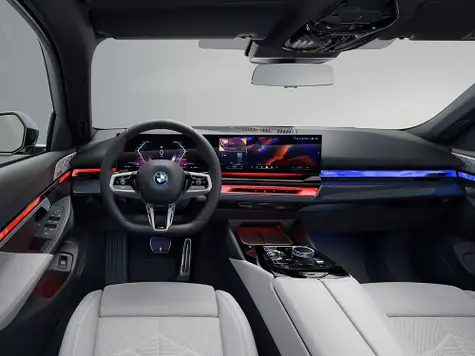 BMW i5 Touring Cockpit