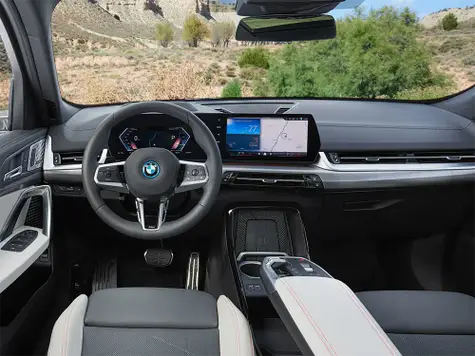 BMW iX2 Cockpit