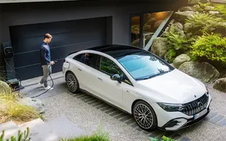 Mercedes EQE AMG beim Laden