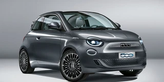 Ansicht des Fiat 500e Studioaufnahme