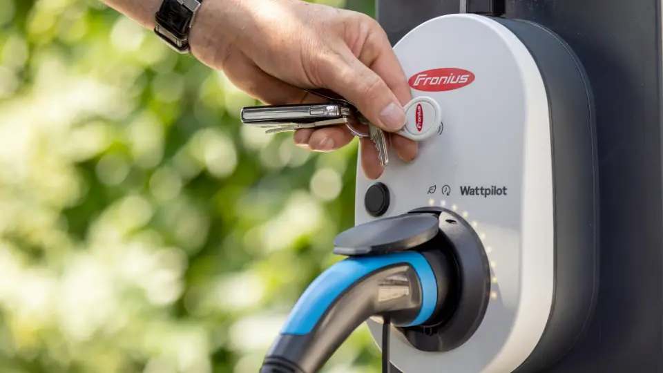 Ladevorgang wird an Fronius Wattpilot mit RFID-Chip begonnen
