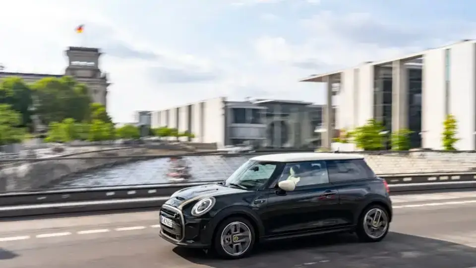 Kleine Elektroautos Mini Cooper SE