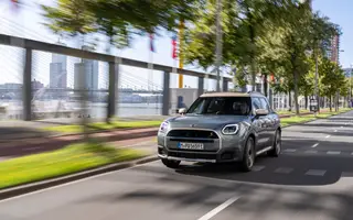 MINI Cooper Countryman SE von vorne