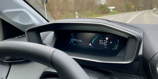 Display beim laden Peugeot e-208