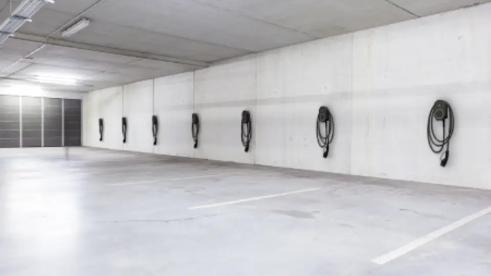 Dienstwagen Wallboxen für zuhause in der Tiefgarage