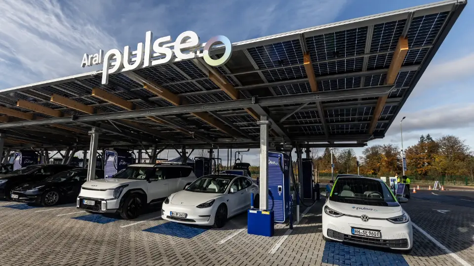 Aral Pulse Ladestation mit Ad-hoc-Ladetarifen im Mai 2026