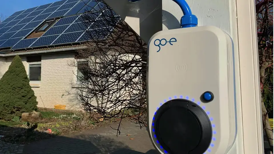 go-eCharger HOMEfix mit Solaranbindung & Lastmanagement
