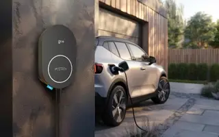go-e Charger Pro an Hauswand installiert – ausgezeichnet mit dem iF Design Award 2025