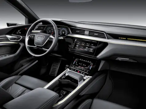 Audi e-tron Elektroauto in der Farbe Blau Ansicht Innenraum und Cockpit