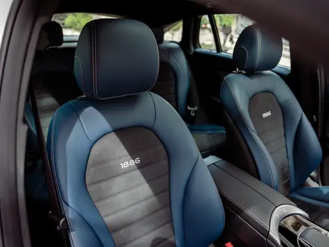 Mercedes EQC Elektroauto in der Farbe Silber Ansicht des Innenraums und der Sitze