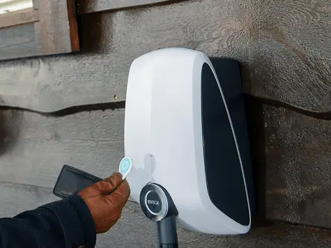 EVBox Elvi SIM+MID (22 kW) Plug & Play oder RFID-Authentifizierung