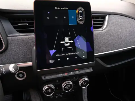 Renault Zoe Elektroauto in der Farbe schwarz Ansicht des Cockpits Navigation und Display