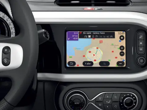 Twingo Electric E-Auto in der Farbe weiss Ansicht Cockpit und Navigation