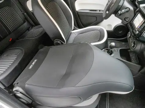 Twingo Electric E-Auto in der Farbe weiss Ansicht vom Innenraum und der Sitze